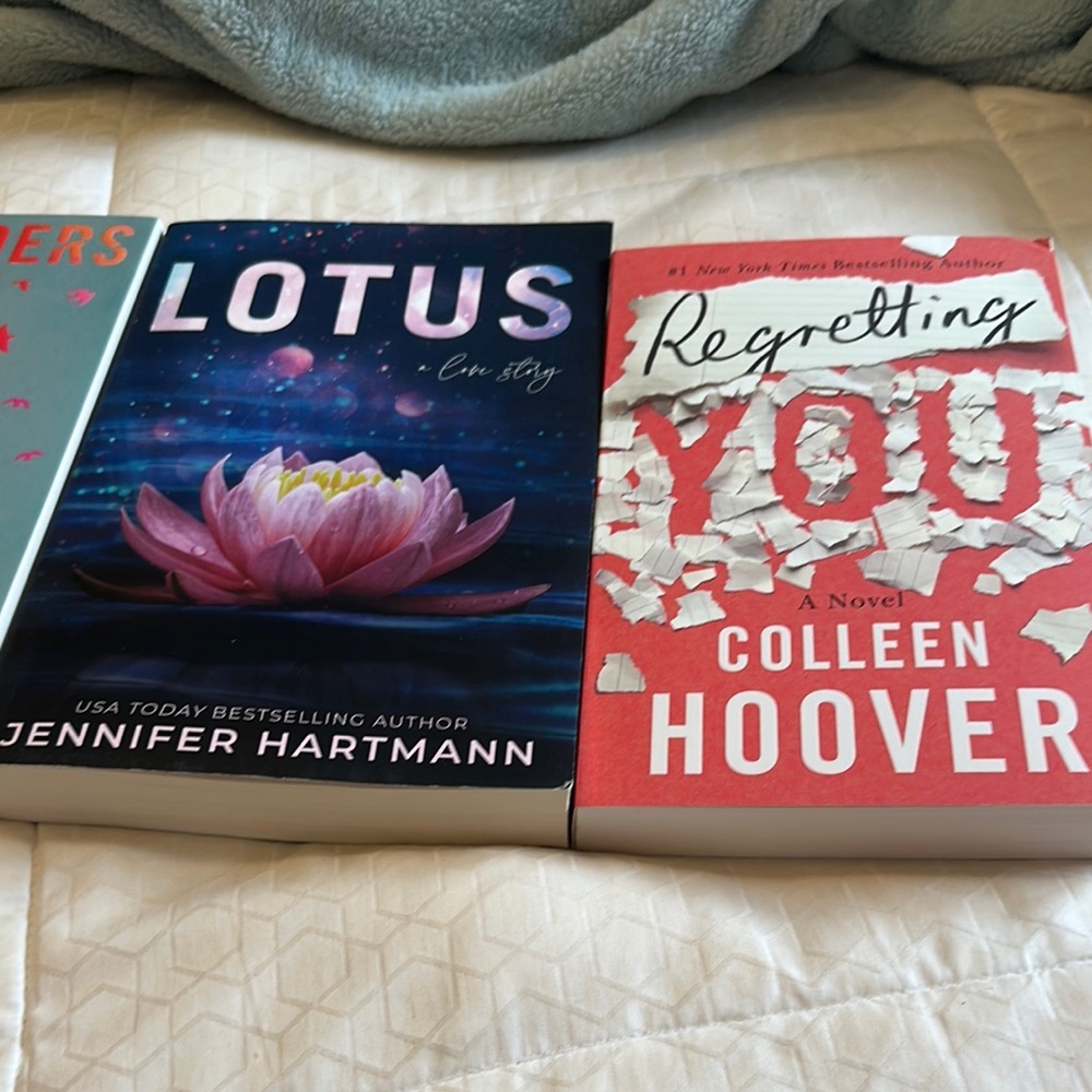 Books Bundle - Picture 2 of 2